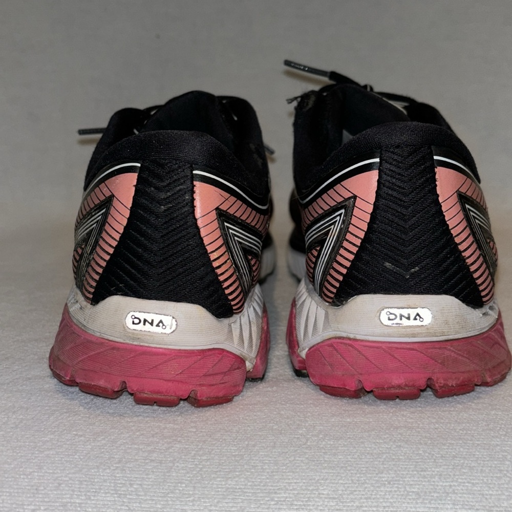 Brooks Ghost women’s black and pink running sneaker size 9.5 wide - Picture 3 of 10